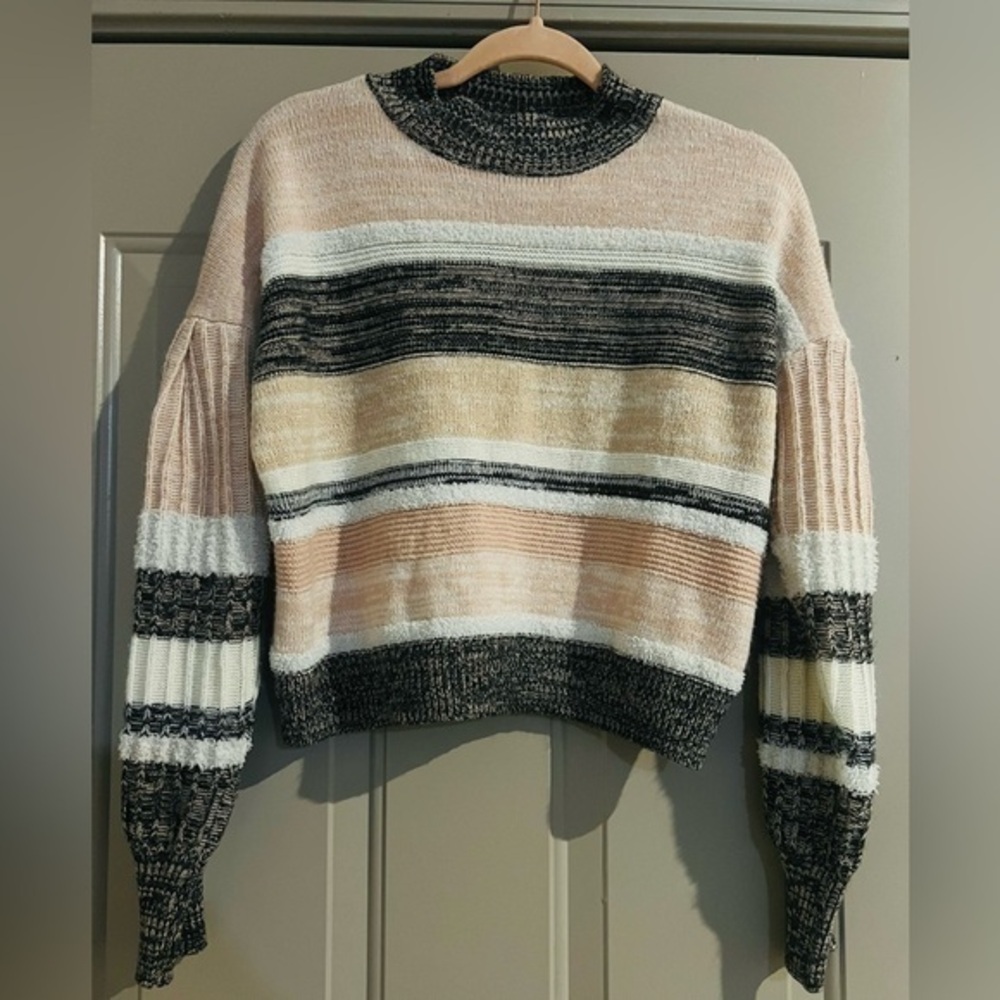 Puffy sleeve crop knit puffy arm sweater size L